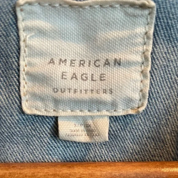 AE Distressed Denim Blue Jean Button Down Jacket Small Boxy Trucker - Picture 7 of 13